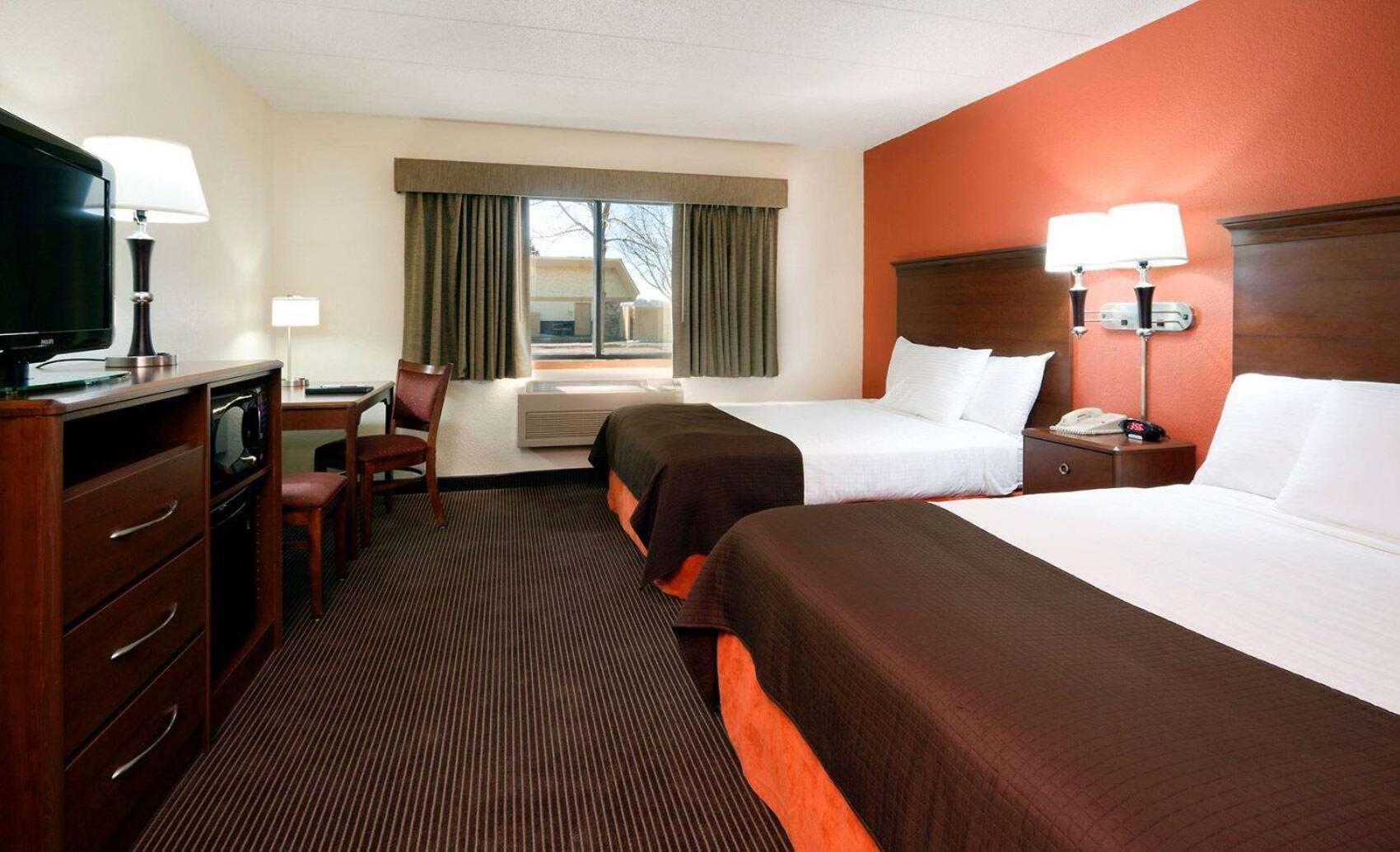 Americinn By Wyndham Manitowoc Esterno foto